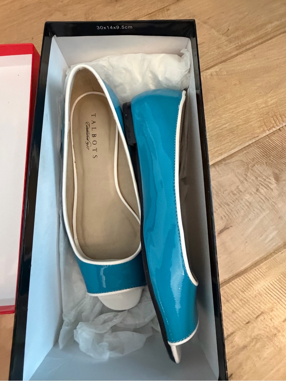Talbots Arlene4 Flats Womens Size 7M Blue Patent Leather Cap Toe Barely Worn